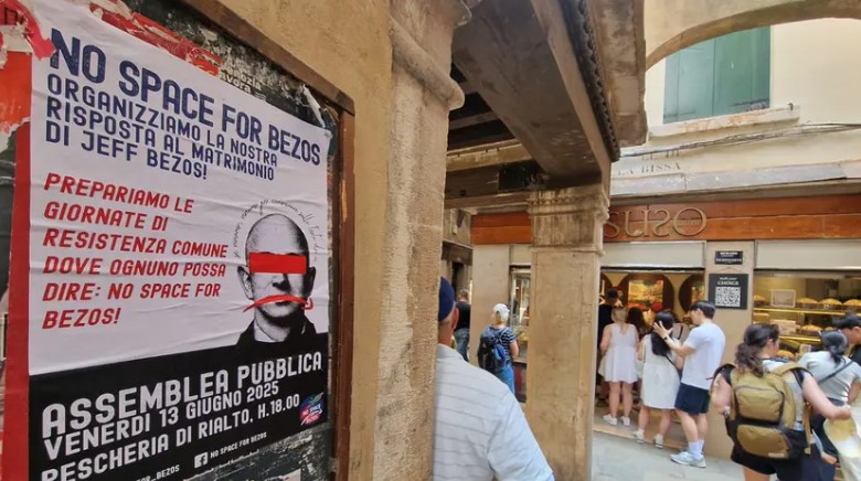 No Space for Bezos: la protesta contro il matrimonio di Jeff Bezos a&nbsp;Venezia