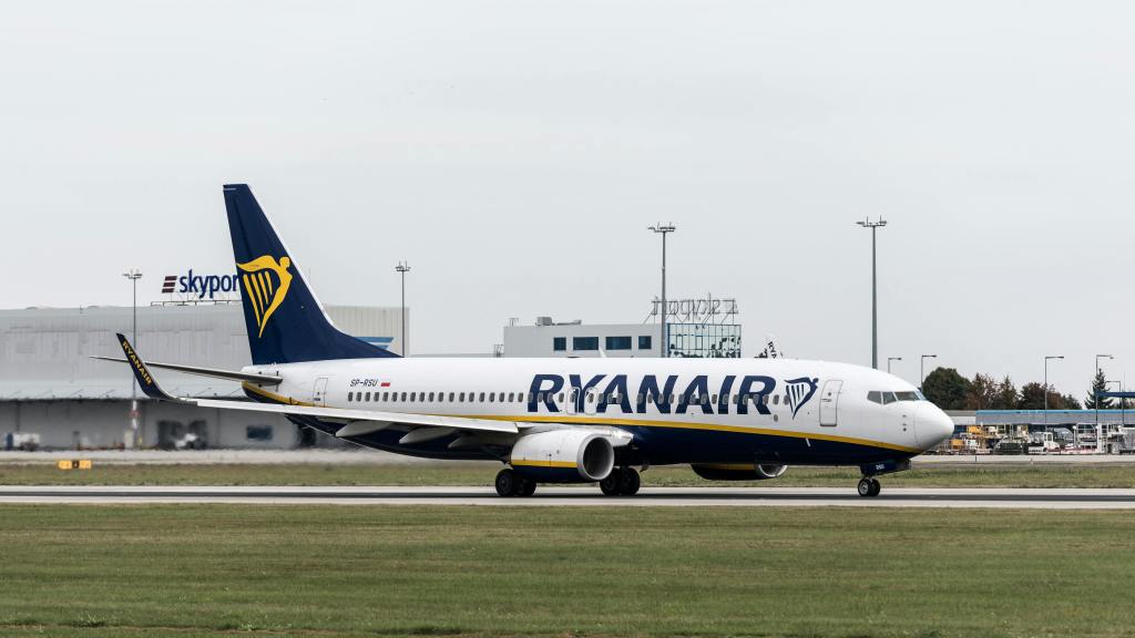 Ryanair Premia i Dipendenti che Scovano Bagagli Fuori Misura: Ecco Come&nbsp;Funziona